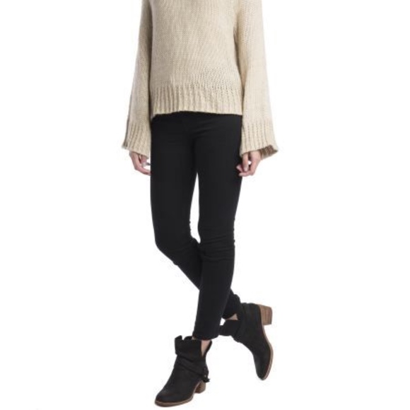 brooks women's motion control shoes